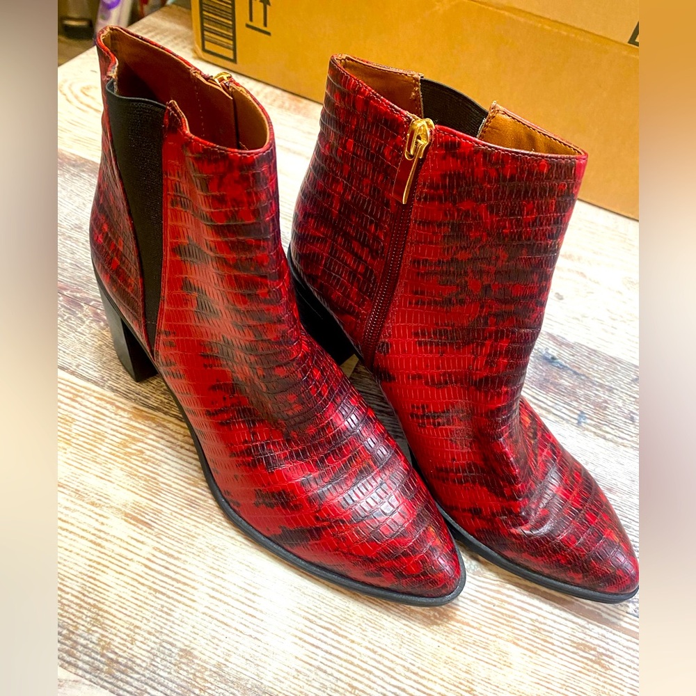 Franco Sarto Bette Red Wine Snake Embossed Ankle Boots Womens 7.5 M